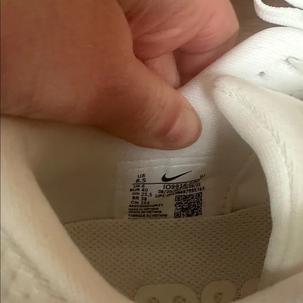 Nike Vomero Plus road running shoes.  Sz 8.5. Summit White/Chalk/Platium - Picture 7 of 8